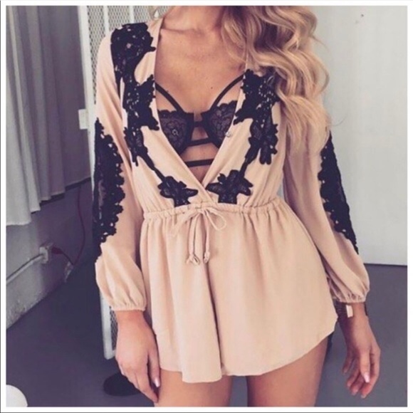 Kala Vella Pants - Nude short Appliqué Romper